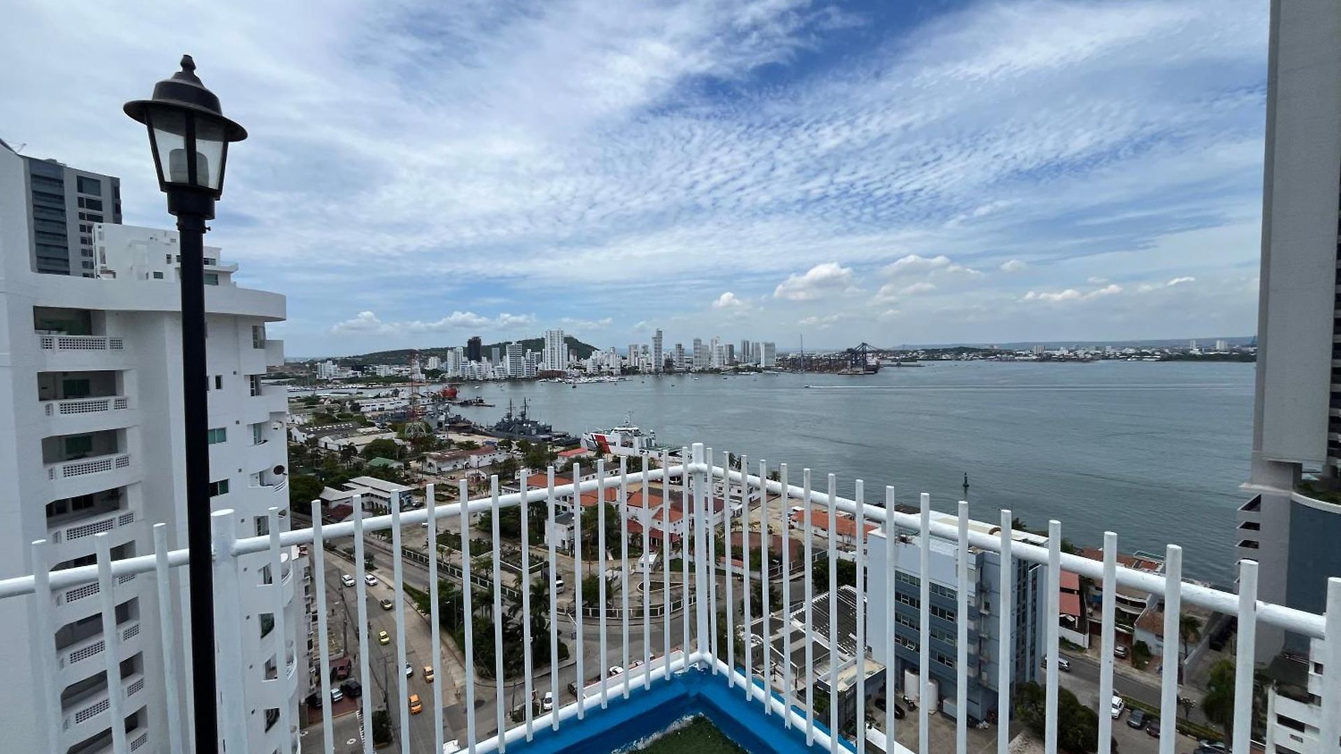 Frente Al Mar, Boca Grande Apt1105 * Cartagena