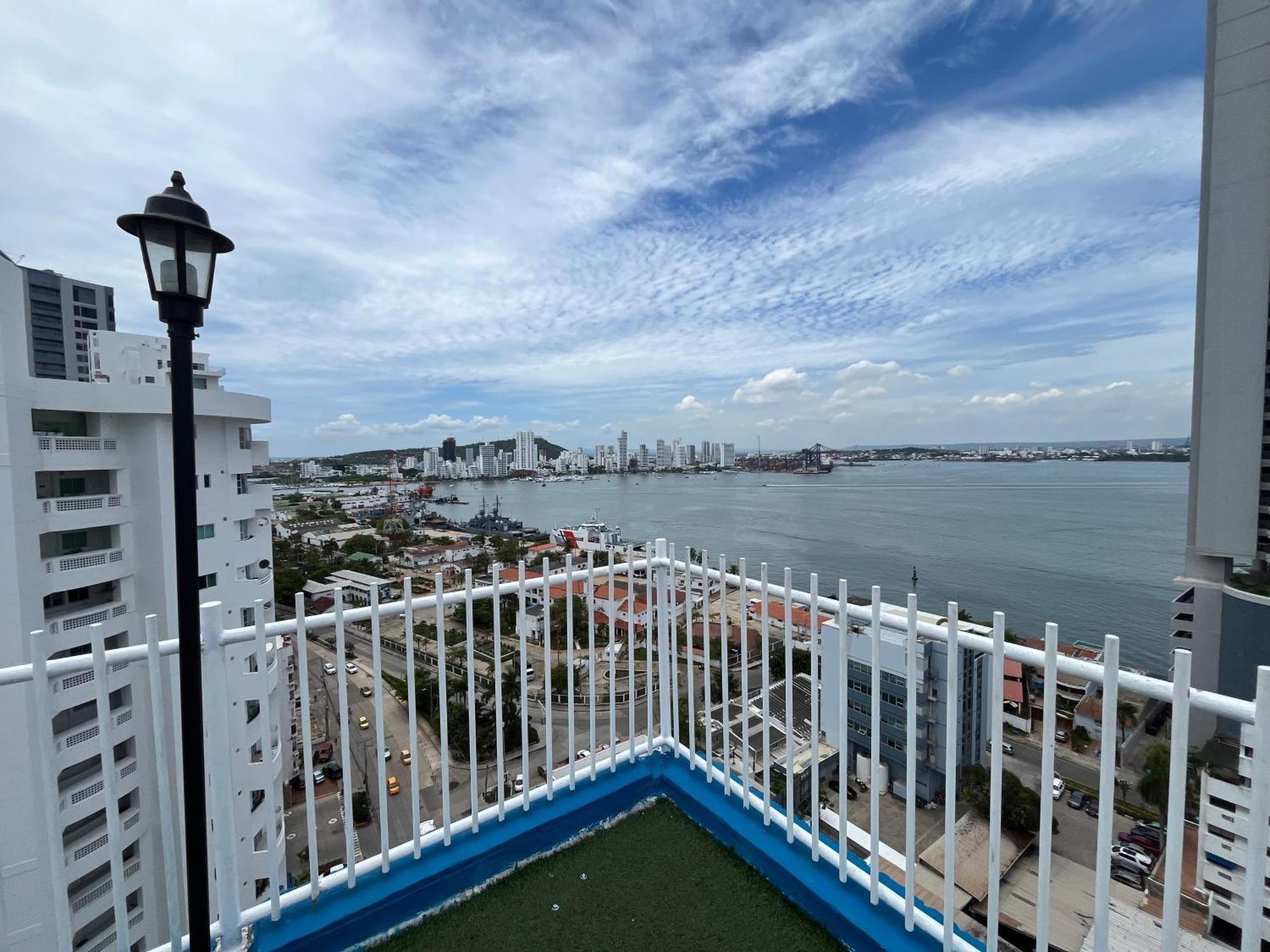 Frente Al Mar, Boca Grande Apt1105 * Cartagena